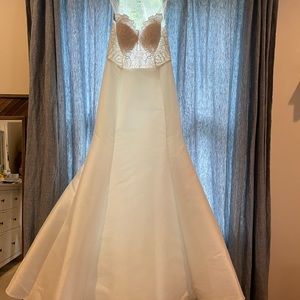 Mermaid bridal gown